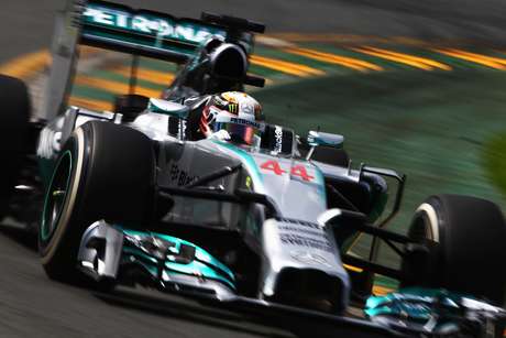 Hamilton leva a pole com tranquilidade <p>Hamilton leva a pole com tranquilidade</p>