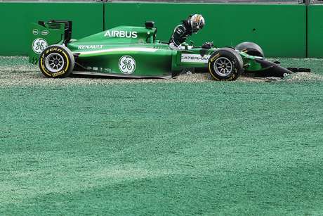 Kobayashi errou feio após a largada e tirou Massa da prova Kobayashi errou feio após a largada e tirou Massa da prova
