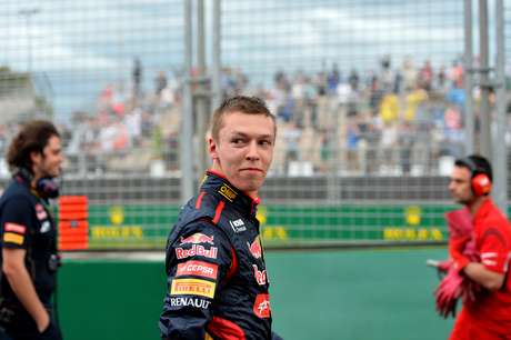Kvyat se animou a falar com Barrichello e arriscou falar em português Kvyat se animou a falar com Barrichello e arriscou falar em português