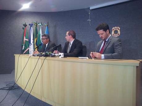 Segundo o delegado Márcio Anselmo, que coordenou a operação, quatro grandes doleiros foram presos hoje, incluindo Alberto Youssef <p>Segundo o delegado Márcio Anselmo, que coordenou a operação, quatro grandes doleiros foram presos hoje, incluindo Alberto Youssef</p>
