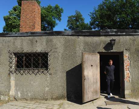 Campo de concentra&ccedil;&atilde;o de Auschwitz agora &eacute; aberto &agrave; visita&ccedil;&atilde;o. Quase 2 milh&otilde;es de pessoas morreram no local, em sua maioria, judeus