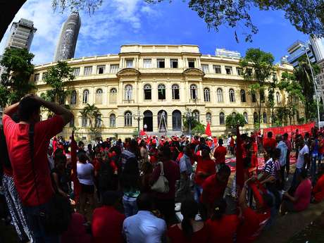 Os 2 mil manifestantes do MTST que participam da marcha vêm de ao menos cinco ocupações diferentes na periferia da cidade <p>Os 2 mil manifestantes do MTST que participam da marcha vêm de ao menos cinco ocupações diferentes na periferia da cidade</p>