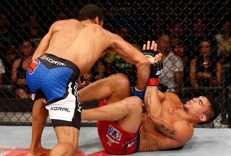 Thiago Marreta venceu Ronny Markes por nocaute técnico ainda no primeiro round Thiago Marreta venceu Ronny Markes por nocaute técnico ainda no primeiro round