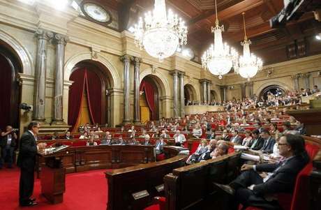 O Tribunal Constitucional aceitou, por unanimidade, nesta terça-feira, 25, o recurso do Governo da Espanha contra a declaração de soberania introduzida pela Catalunha <p>O Tribunal Constitucional aceitou, por unanimidade, nesta terça-feira, 25, o recurso do Governo da Espanha contra a declaração de soberania introduzida pela Catalunha</p>