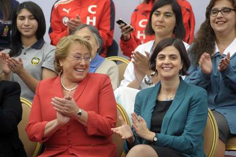 UPI <p>Michele Bachellet junto a Claudia Pascual, Ministra del Sernam.</p>