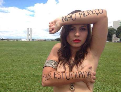 Reprodução A jornalista Nana Queiroz, organizadora da página de protesto no Facebook, disse que sofreu ameaças,