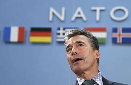 Secretário-geral da Otan, Anders Fogh Rasmussen, no início de uma reunião de ministros das Relações Exteriores na sede da organização em Bruxelas, nesta terça-feira, 1 abril <p>Secretário-geral da Otan, Anders Fogh Rasmussen, no início de uma reunião de ministros das Relações Exteriores na sede da organização em Bruxelas, nesta terça-feira, 1 abril</p>