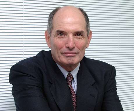 Um dos pioneiros da indústria de softwares no Brasil, Ernesto Haberkorn, diz que o segredo nos negócios é dividir para multiplicar Um dos pioneiros da indústria de softwares no Brasil, Ernesto Haberkorn, diz que o segredo nos negócios é dividir para multiplicar