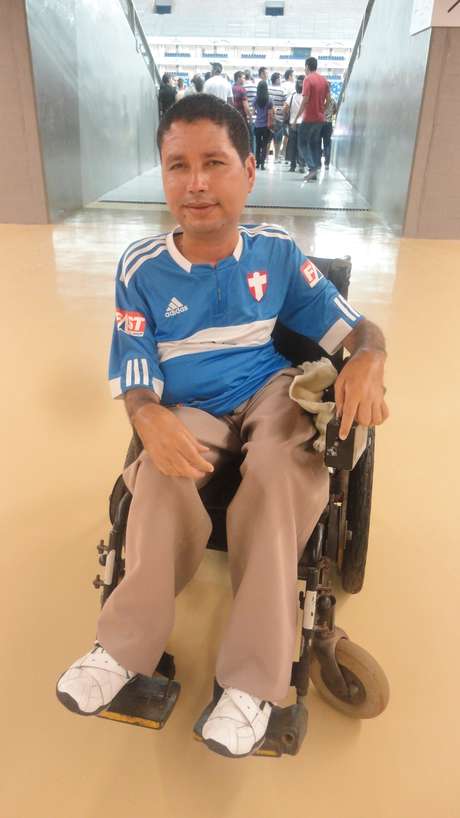 Cadeirante Júnior Almeida aprovou a acessibilidade do estádio Cadeirante Júnior Almeida aprovou a acessibilidade do estádio