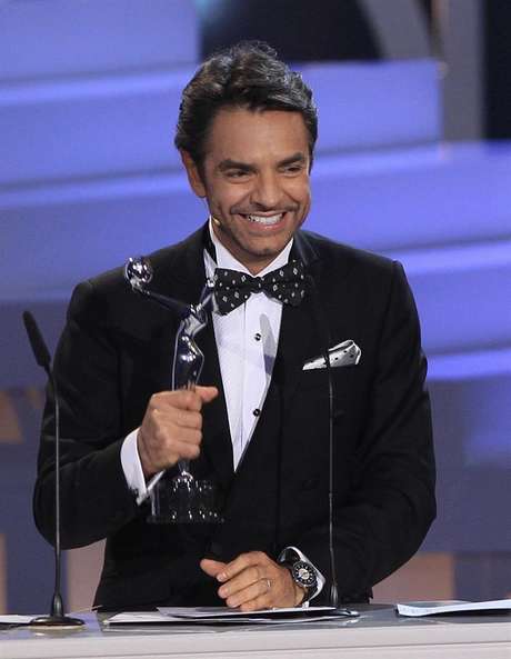 EFE en español Eugenio Derbez ganó como 'Mejor Actor' por 'No se aceptan devoluciones'