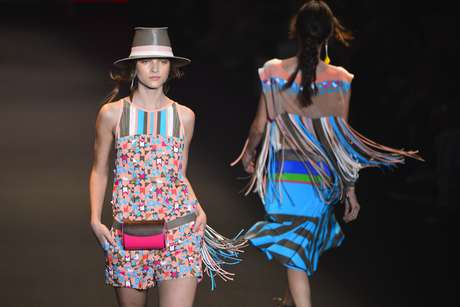 Grife Espaço Fashion trouxe de volta a controversa pochete <p>Grife Espaço Fashion trouxe de volta a controversa pochete</p>