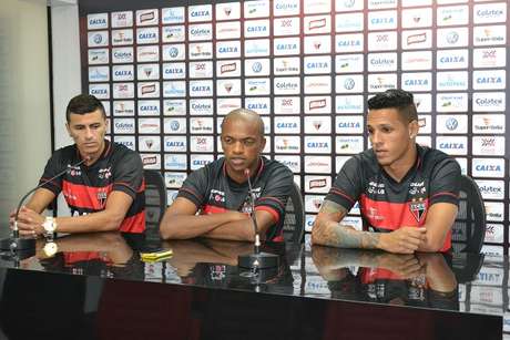 João Lucas (esq), Marcus Winícius (centro) e Wágner Carioca foram apresentados João Lucas (esq), Marcus Winícius (centro) e Wágner Carioca foram apresentados