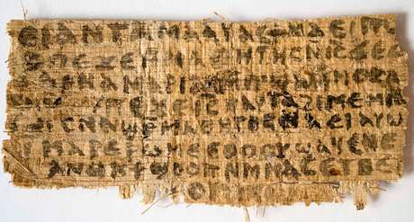 Fragmento de papiro, conhecido como "Evangelho da Esposa de Jesus", foi analisado por professores das universidades de Columbia, Harvard e do Massachusetts Institute of Technology (MIT) <p>Fragmento de papiro, conhecido como "Evangelho da Esposa de Jesus", foi analisado por professores das universidades de Columbia, Harvard e do Massachusetts Institute of Technology (MIT)</p>
