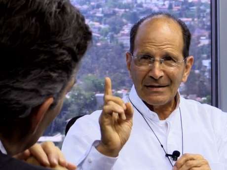 Terra <p>Alejandro Solalinde, el sacerdote que por su trabajo, ha afectado muchos intereses tanto económicos como del narcotráfico, pero también a políticos incómodos que se han acostumbrados a la corrupción.</p>