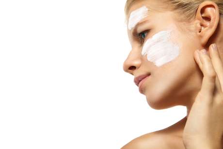 Vilãs da beleza feminina, as rugas, flacidez e manchas podem ser combatidas com quatro novos ativos desenvolvidos especialmente para rejuvenescer e recuperar a beleza da pele Vilãs da beleza feminina, as rugas, flacidez e manchas podem ser combatidas com quatro novos ativos desenvolvidos especialmente para rejuvenescer e recuperar a beleza da pele