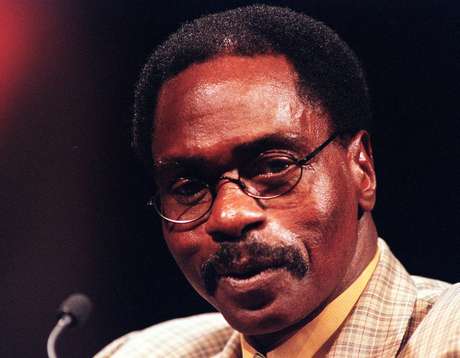 Rubin "Hurricane" Carter em 2000: boxeador passou 19 anos preso injustamente por homicídio Rubin "Hurricane" Carter em 2000: boxeador passou 19 anos preso injustamente por homicídio