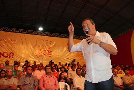 "Eu serei presidente com a força de Deus e do povo", disse o presidenciável durante ato em apoio a sua pré-candidatura <p>"Eu serei presidente com a força de Deus e do povo", disse o presidenciável durante ato em apoio a sua pré-candidatura</p>