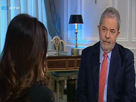 Lula concedeu entrevista durante viagem à Europa Lula concedeu entrevista durante viagem à Europa