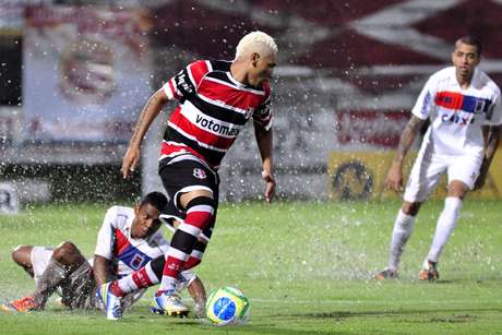 Flávio Caça-Rato defenderá clube paraense em 2015 <p>Flávio Caça-Rato defenderá clube paraense em 2015</p>
