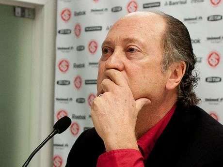 Falcão não tem previsão para sair do hospital <p>Falcão não tem previsão para sair do hospital</p>
