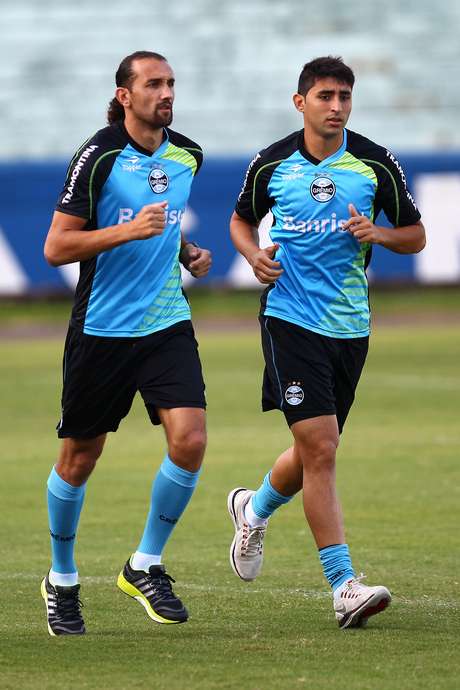 Barcos e Alan Ruiz durante treinamento <p>Barcos e Alan Ruiz durante treinamento</p>
