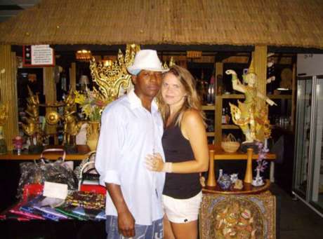 Casal Thompson ficará separado devido a uma decisão judicial: ele foi acusado de crimes sexuais e ela diz que ainda o ama <p>Casal Thompson ficará separado devido a uma decisão judicial: ele foi acusado de crimes sexuais e ela diz que ainda o ama</p>