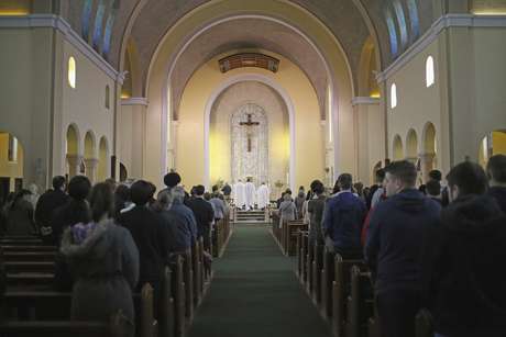 Segundo o estudo, cresceu o número de pessoas que afirmam não ter religião ou que se definem como protestantes ou evangélicas <p>Segundo o estudo, cresceu o número de pessoas que afirmam não ter religião ou que se definem como protestantes ou evangélicas</p>