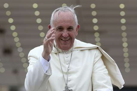 Francisco terminou o sermão em uma de suas missas dizendo que todos seriam batizados, inclusive aliens, se pedissem para entrar na Igreja Católica <p>Francisco terminou o sermão em uma de suas missas dizendo que todos seriam batizados, inclusive aliens, se pedissem para entrar na Igreja Católica</p>