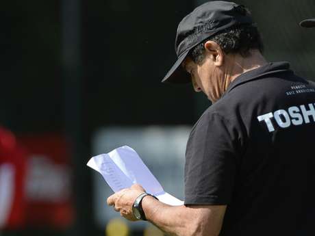 Técnico do São Paulo também não descartou assumir o Brasil em caso de demissão de Luiz Felipe Scolari <p>Técnico do São Paulo também não descartou assumir o Brasil em caso de demissão de Luiz Felipe Scolari</p>