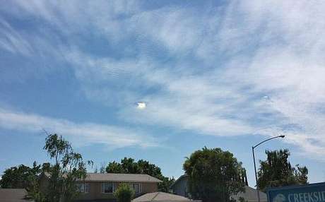 Fenômeno acontece quando a temperatura da água nas nuvens é menor que zero, durante a formação de gelo no céu <p>Fenômeno acontece quando a temperatura da água nas nuvens é menor que zero, durante a formação de gelo no céu</p>