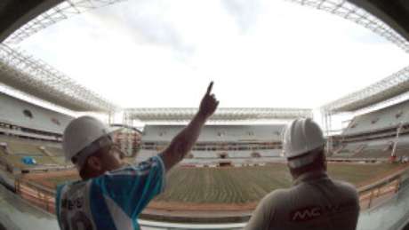 Atrasos nas obras da Copa viraram manchete em todo o globo Atrasos nas obras da Copa viraram manchete em todo o globo