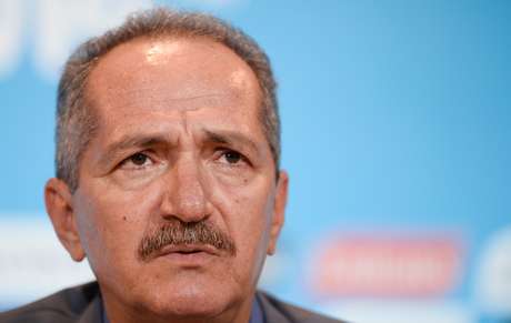 Ministro do Esporte afirmou que a tendência é de que os grevistas acatem a decisão da Justiça, mas não programou Plano B para a abertura da Copa <p>Ministro do Esporte afirmou que a tendência é de que os grevistas acatem a decisão da Justiça, mas não programou Plano B para a abertura da Copa</p>