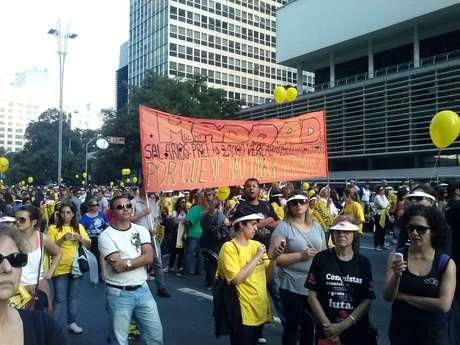 Faixa exibida no protesto cobrava transparência de Haddad <p>Faixa exibida no protesto cobrava transparência de Haddad</p>