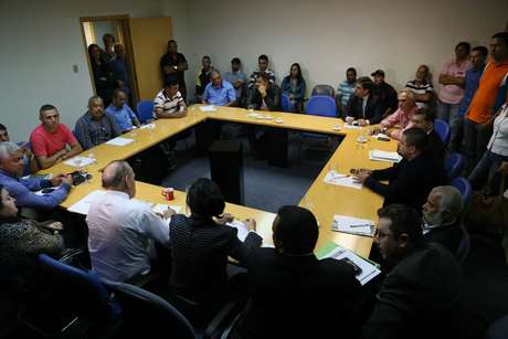 O superintendente de Ministério do Trabalho e Emprego (MTE), Luiz Antônio Medeiros, participa de reunião com representantes de empresas de ônibus e do sindicato de motoristas e cobradores para definir o fim da greve, na Superintendência do Trabalho, centro de São Paulo (SP) O superintendente de Ministério do Trabalho e Emprego (MTE), Luiz Antônio Medeiros, participa de reunião com representantes de empresas de ônibus e do sindicato de motoristas e cobradores para definir o fim da greve, na Superintendência do Trabalho, centro de São Paulo (SP)