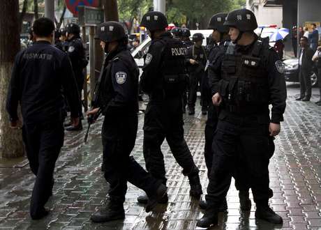 A polícia da região autônoma de Xinjiang deteve mais de 200 pessoas durante o mês de maio suspeitas de pertencer a grupos terroristas e de extremismo religioso A polícia da região autônoma de Xinjiang deteve mais de 200 pessoas durante o mês de maio suspeitas de pertencer a grupos terroristas e de extremismo religioso
