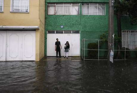 O furacão perdeu intensidade e foi rebaixado a tempestade nesta quarta-feira O furacão perdeu intensidade e foi rebaixado a tempestade nesta quarta-feira