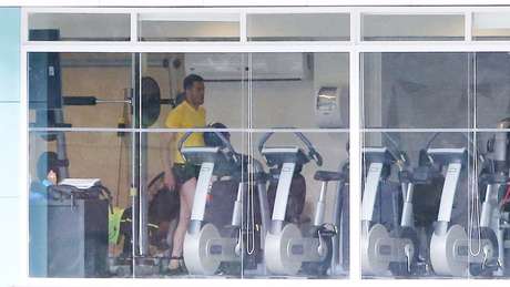 Júlio César não foi a campo nesta sexta na Granja Comary <p>Júlio César não foi a campo nesta sexta na Granja Comary</p>