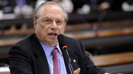 Maluf já foi condenado por superfaturamento nas obras do túnel Ayrton Senna quando era prefeito de SP <p>Maluf já foi condenado por superfaturamento nas obras do túnel Ayrton Senna quando era prefeito de SP</p>