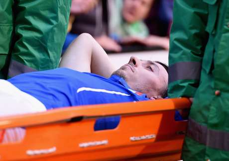 Montolivo foi substituído e levado a hospital de Londres <p>Montolivo foi substituído e levado a hospital de Londres</p>