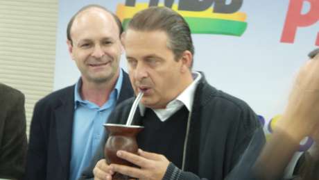 Campos apóia o pré-candidato do PMDB ao governo gaúcho, Ivo Sartori <p>Campos apóia o pré-candidato do PMDB ao governo gaúcho, Ivo Sartori</p>