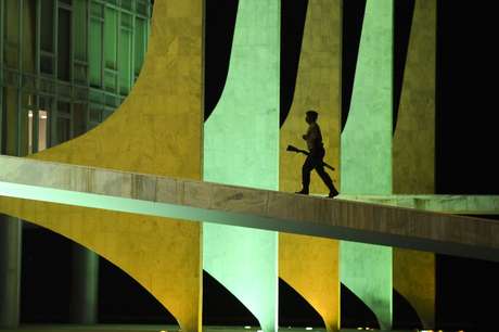 Agência diz que o País continua registrando crescimento baixo <p>Agência diz que o País continua registrando crescimento baixo</p>