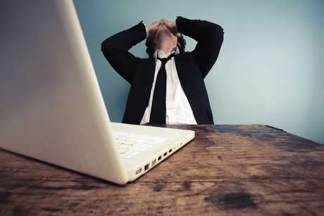 Ficar longe dos sites eróticos causa ao viciado angústia, tensão e crises de ansiedade; segundo psiquiatra, esses são os sinais de que o indivíduo ultrapassou a linha entre "gostar" e "ser dependente" <p>Ficar longe dos sites eróticos causa ao viciado angústia, tensão e crises de ansiedade; segundo psiquiatra, esses são os sinais de que o indivíduo ultrapassou a linha entre "gostar" e "ser dependente"</p>