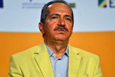 Aldo Rebelo defendeu o preço dos estádios no Brasil <p>Aldo Rebelo defendeu o preço dos estádios no Brasil</p>