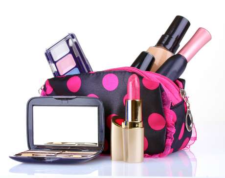Mesmo no período de férias, não deixe de levar seu nécessaire com os produtos básicos de beleza Mesmo no período de férias, não deixe de levar seu nécessaire com os produtos básicos de beleza