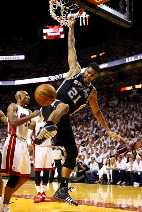 Tim Duncan quebrou dois recordes históricos na vitória Tim Duncan quebrou dois recordes históricos na vitória