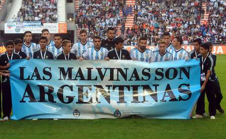 Fifa proíbe manifestações políticas em jogos de futebol <p>Fifa proíbe manifestações políticas em jogos de futebol</p>