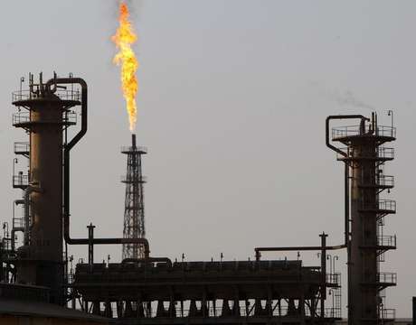 Vista da refinaria de petróleo de Baiji, em 22 de janeiro de 2009. Insurgentes sunitas do EIIL estenderam, nesta terça-feira, seu controle a partir da cidade iraquiana de Mossul para uma área mais ao sul, incluindo a maior refinaria de petróleo do país <p>Vista da refinaria de petróleo de Baiji, em 22 de janeiro de 2009. Insurgentes sunitas do EIIL estenderam, nesta terça-feira, seu controle a partir da cidade iraquiana de Mossul para uma área mais ao sul, incluindo a maior refinaria de petróleo do país</p>