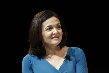 Sandberg, diretora de operações do Facebook, defendeu, em Cannes, a personalização como o principal modo para chegar aos usuários de internet. <p>Sandberg, diretora de operações do Facebook, defendeu, em Cannes, a personalização como o principal modo para chegar aos usuários de internet.</p>