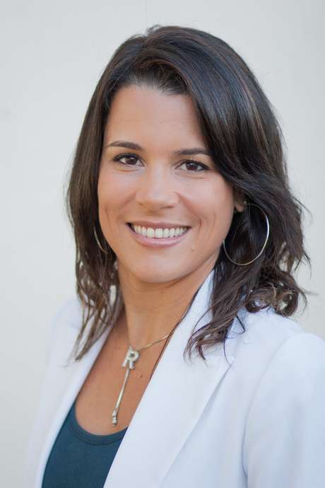 Rosana Braga, a autora que já vendeu mais de 30 mil livros sobre gentileza, desde 2007: Gentileza de verdade começa dentro de cada um Rosana Braga, a autora que já vendeu mais de 30 mil livros sobre gentileza, desde 2007: Gentileza de verdade começa dentro de cada um