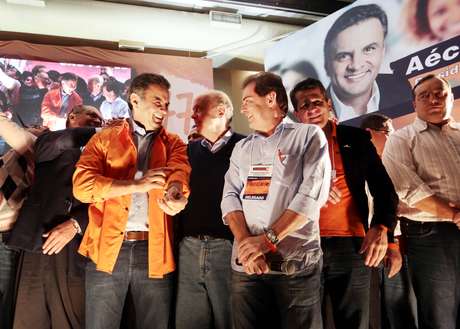 O candidato do PSDB à Presidência da República, Aécio Neves, participa em São Paulo da convenção nacional do Solidariedade, que formalizou apoio a sua candidatura O candidato do PSDB à Presidência da República, Aécio Neves, participa em São Paulo da convenção nacional do Solidariedade, que formalizou apoio a sua candidatura